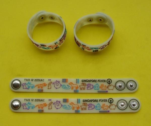 Personalized Soft PVC Rubber Wristband Sport Bracelet With Embossed Logo , Adjustable Size