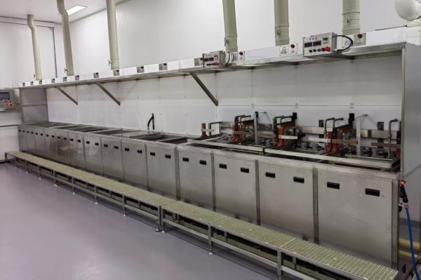 Manual Semiconductor Cleaning Machine 251KW Electrolytic Cleaning Line Customized For Valve Body