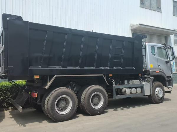 SINOTRUK HOWO N7 Cab Tipper Dump Truck LHD 6X4 400HP Diamond Silver