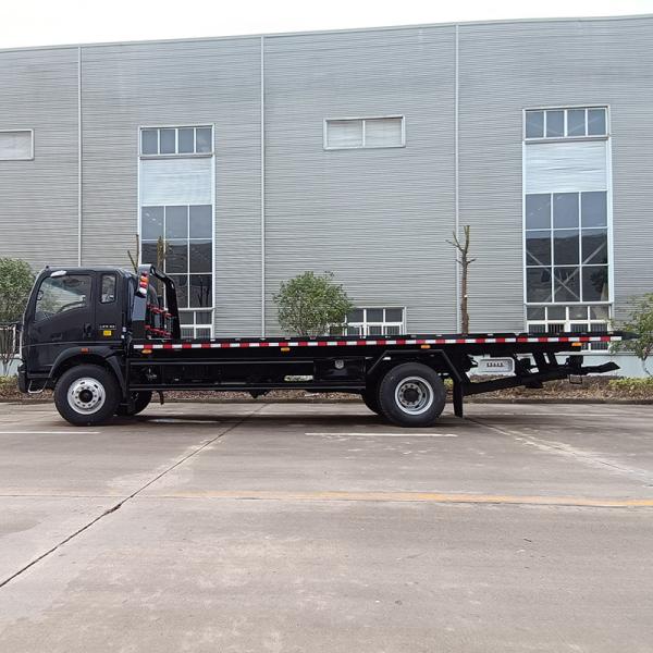 Hubei Hot-sale HOWO 4*2 Factory Price New Diesel Loading 6 T Towing 6 T Wrecker Lorry for Urban Traffic Management