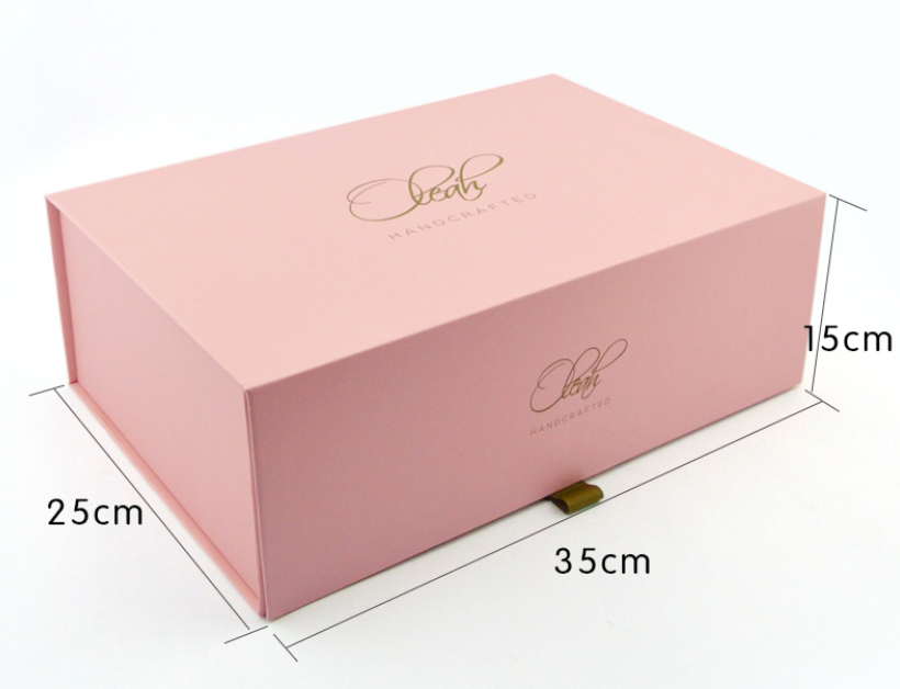 Gold Foiled Sturdy Magnetic Cardboard Box 2mm Thickness Pink Printed