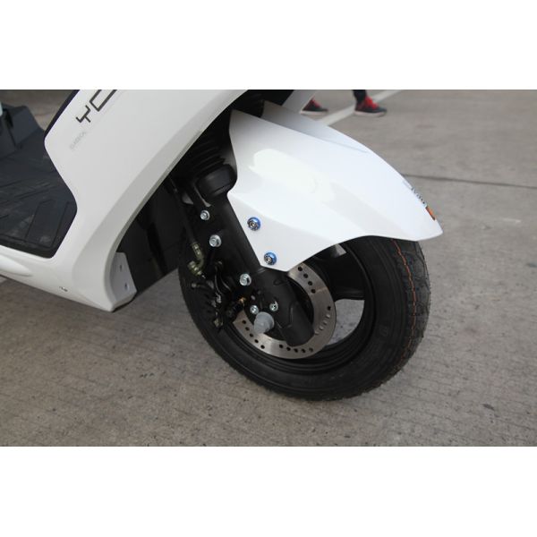 EEC Lead Acid Battery Operated Moped With Hydraulic Shock Absorber