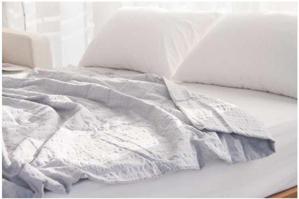 Seersucker Decorative Throw Blankets , Solid Blue / Light Pink Throw Blanket