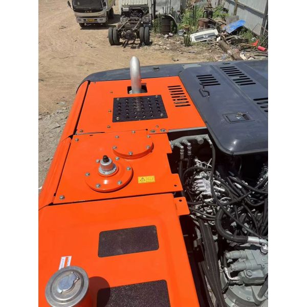 Hitachi ZX200-3 Excavator 20 Ton Tracked Excavator That Has Been