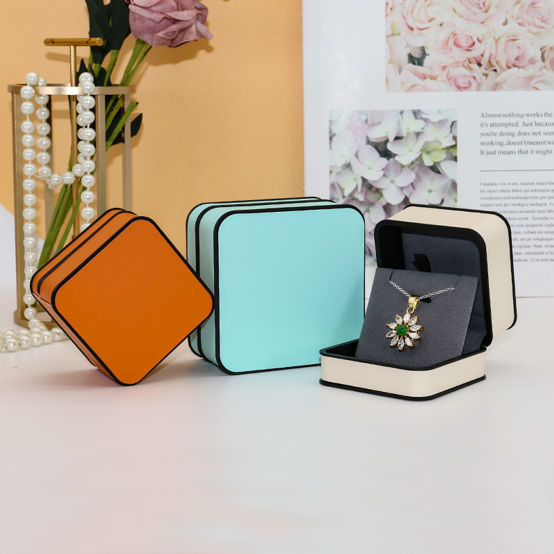 Plastic PU Leather Jewelry Box Small Jewelry Set Box With Hinge Closure Multi Color