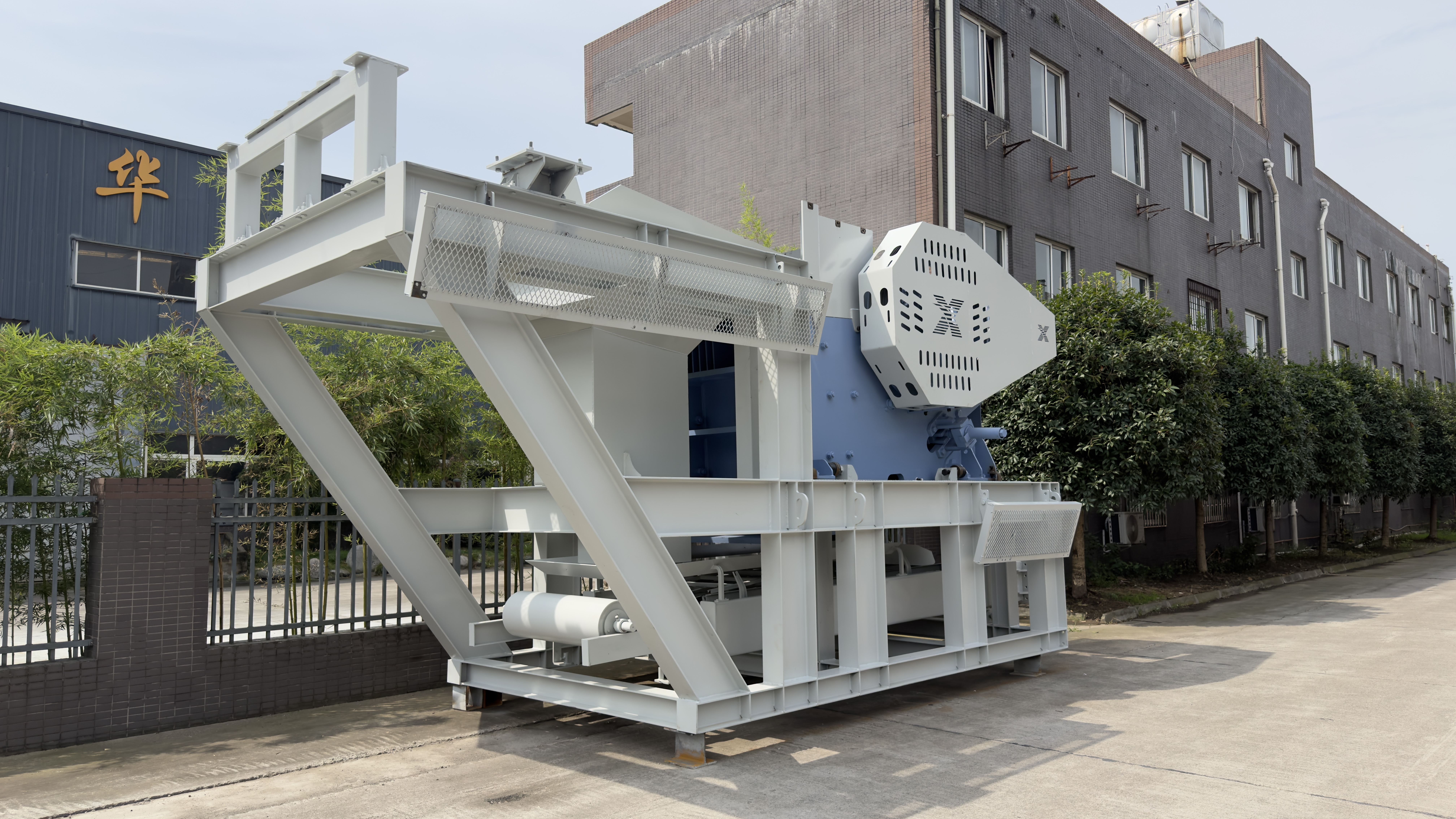 XY European Jaw Crusher Deep V Chamber Long Stroke Heavy Duty Hard Rock Crusher