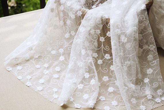 A tela de nylon do laço do teste padrão floral bordou a tela do tule para o vestido de casamento