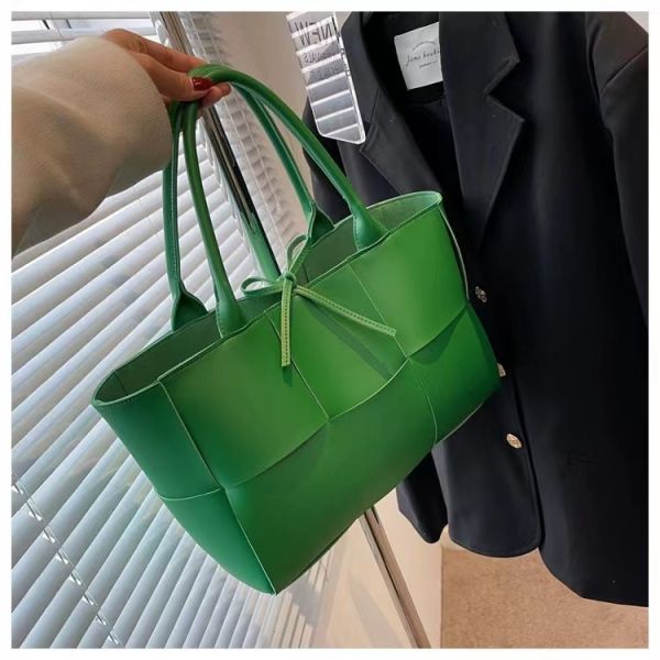 Open Closure Women's Tote Bags with Large Capacity Luxury PU Leather Shoulder Bags