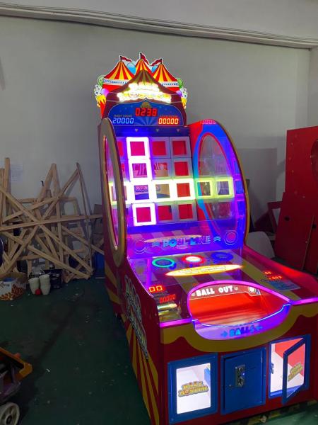 Melhor lucro de receita Monstro de bola lançando bola de arcade área de sala zona de entrada bilhete de parque comercial resgate mac