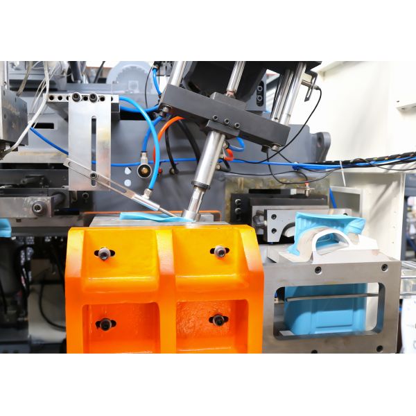 EBM Extrusion Blow Molding Machine For 5L HDPE Drum Jerry Can