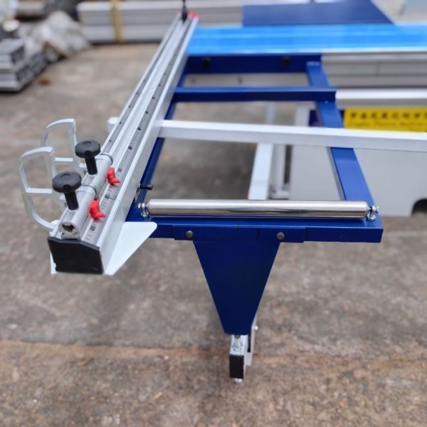 Construction Works 1300mm Sliding Table Panel Saw Machine with 3200X375MM Table Size