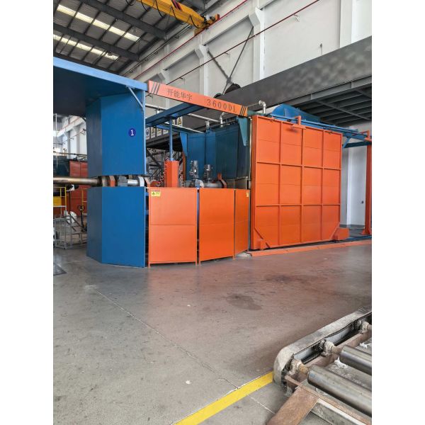 Three-arm tower rotary injection molding machine for high efficiency rotational molding