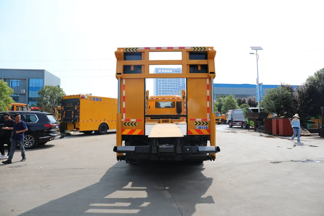 Shacmna Lifting and Clearing Vehicle