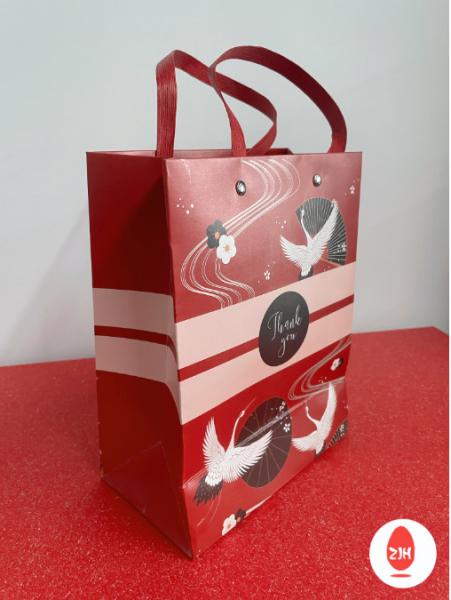 Cartoon Kraft Paper Gift Packing Bags Custom Printed With Handles