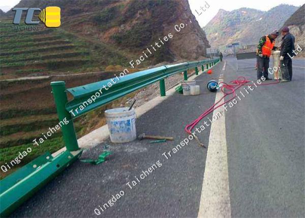Barreira de impacto do feixe de W da resistência de impacto, trilhos de protetor de aço do tráfego da onda