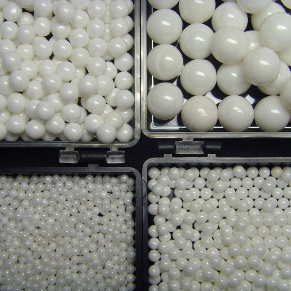 Lab Zirconia Ceramic Ball Mill Media High Density Ball Mill Grinding Media Wear Resistant