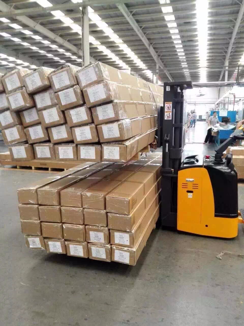 Электрический подъемник для подъемников высотой 125 мм с вместимостью 1,8 тонны и высотой спинки 1,5 м