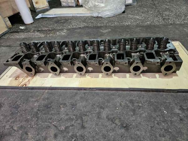 0429-1729 Cylinder Head Assembly Volvo D7d Engine Head Cylinder
