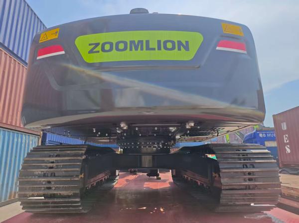 ズームライオン ZE135G 油圧ショベル 農業水利 バランスの取れた出力