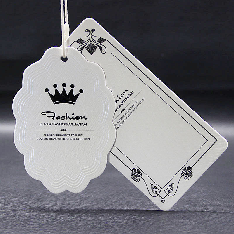 Выбитый прямоугольником Paperboard hangtag 300gsm Debossed повторно использованный логотипом