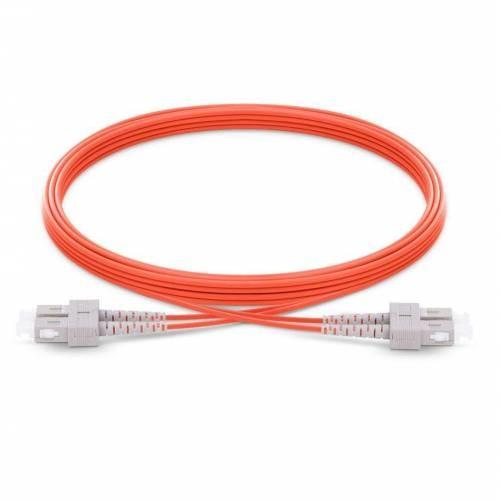 Assemblage de câble à fibre 62.5/125 multi-mode avec une attenuation de 3,0 dB/km