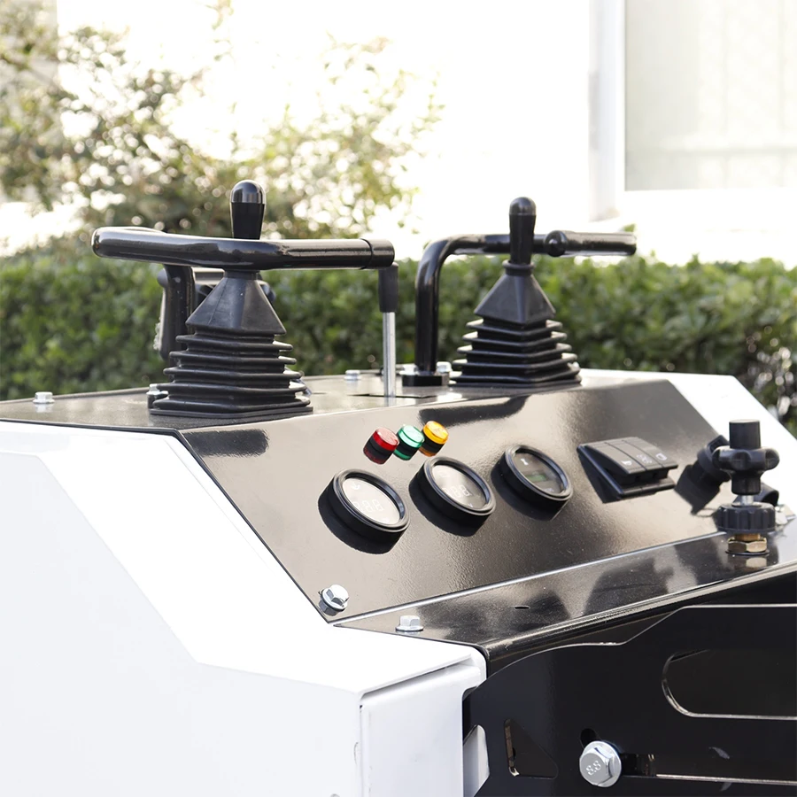 17.2kw Mini Loader Machine Disesel Crawler Micro Skid Steer Loader With Big Flow Hydraulic Valve