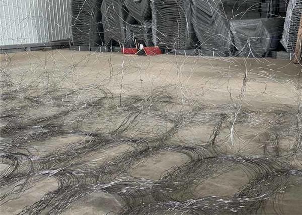 Um tipo camadas 1000 galvanizadas quentes da galinha de Hen Cage For da camada cultiva