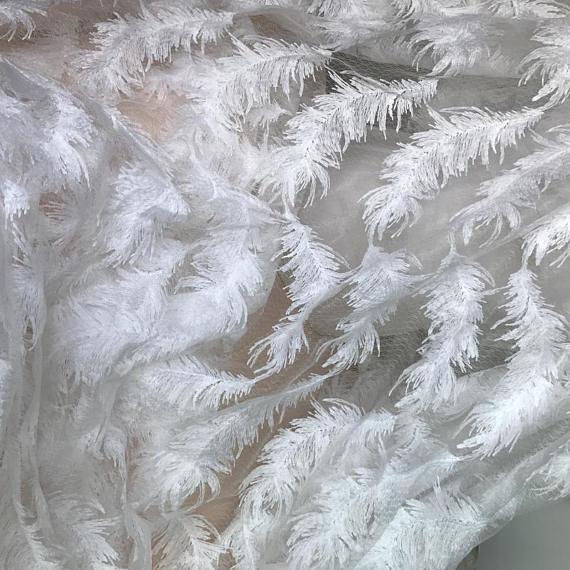 O estiramento branco bordou a tela do laço da malha pela jarda para o vestido de casamento/vestido de noite