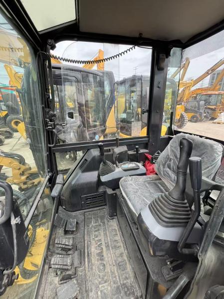 Compact & Short-Tail Komatsu PC35MR Excavator, Fuel-Efficient Mini Digger for Narrow Sites/Municipal Maintenance/Yard Renovation