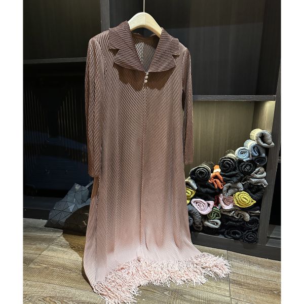 Autumn New Style High-End Dragon Scale Pleated Tassel Dress Plus Size Batwing Sleeve Elegant Floor-Length Casual Style Solid