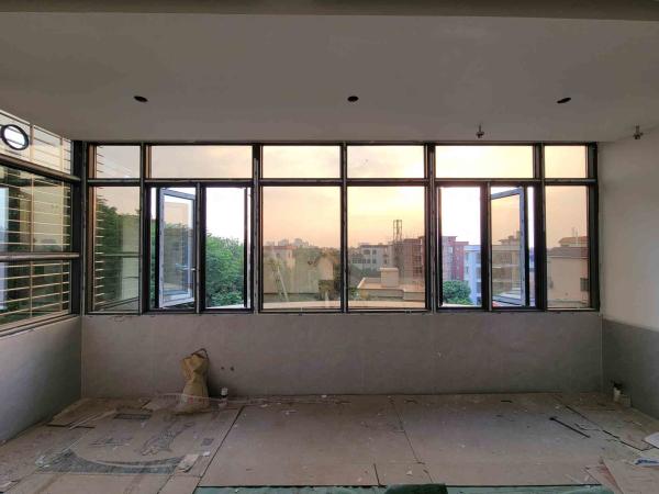 Casement en aluminium pour fenêtres Anodisation / électrophorèse / revêtement en poudre