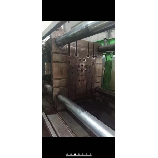 Compact Structure Plastic Bucket Injection Moulding Machine Used Donghua 450SE2