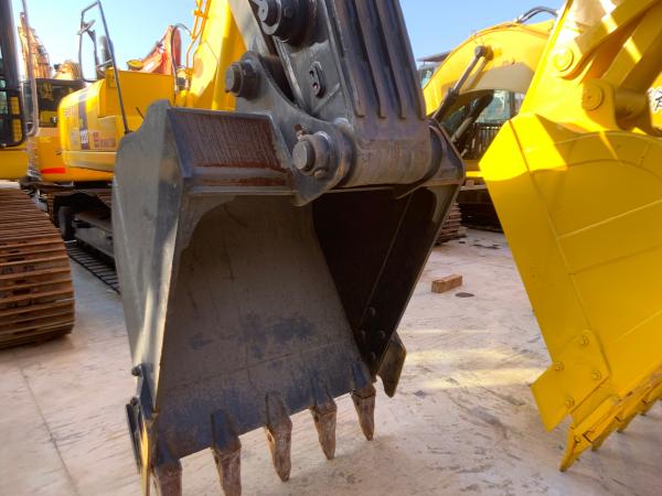 22 TONS VOLVO 220 Hydraulic Excavator with 20ton Operating Weight for Construction