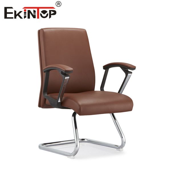 Удобство и стиль Высококачественный кожаный стул для требовательных специалистов