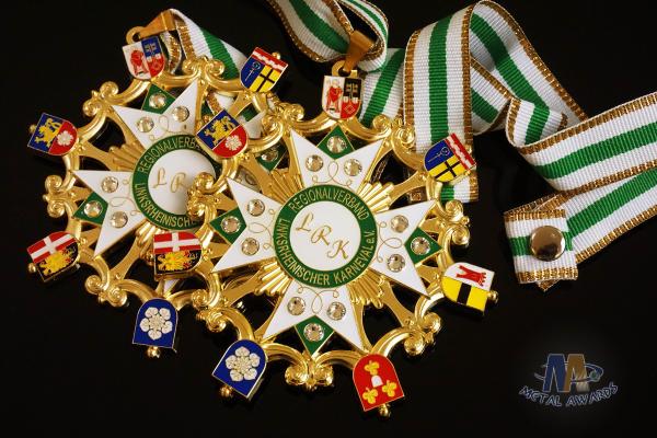 80*3MM Size Custom Metal Awards With Cut Out Design And Some Stones On It