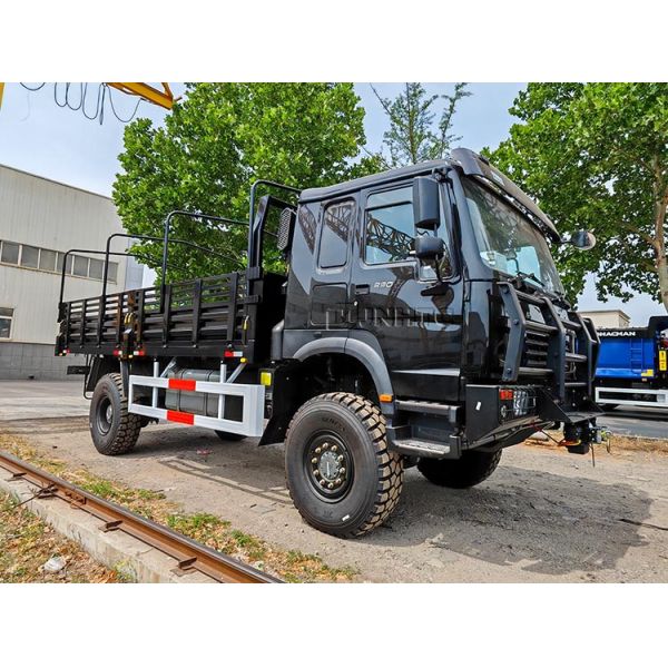 HOWO Heavy Cargo Trucks 4×4 All Wheel Drive Low Price For Sale