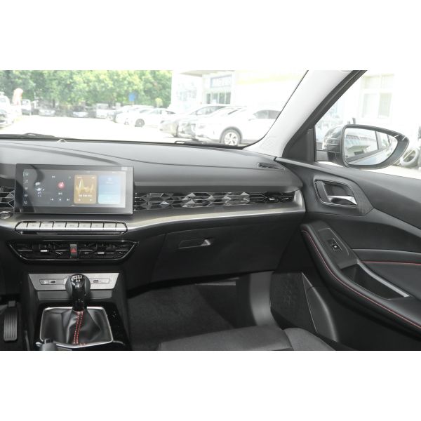 Автомобиль седана нефти бензина мест предисловия 5 приведенного в действие автомобиля ископаемого горючего 2.0t MG 5