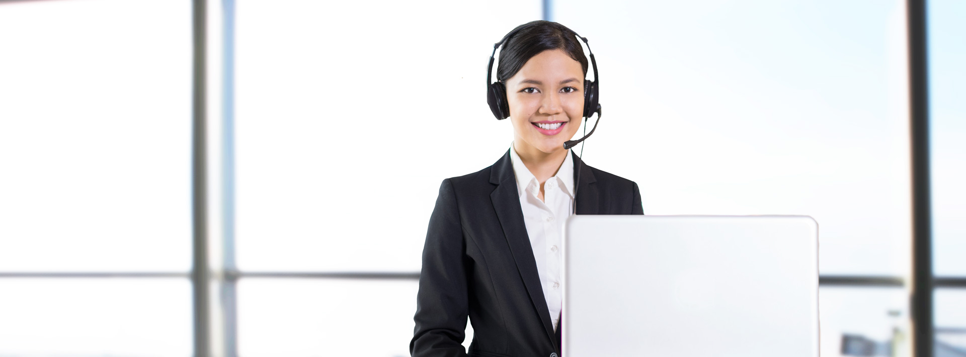 Переносное складное солнечное панельное зарядное устройство 28 Вт водонепроницаемое с двумя портами USB