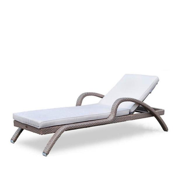PE Rattan Outdoor furniture sun lounger chaise lounge chair for Swimming Pool Diving deck chair Sea lounge sofa