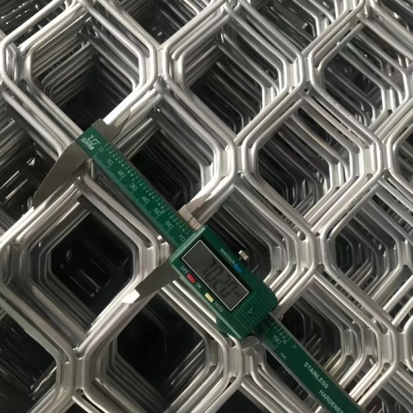 Moustiquaires de fenêtre en aluminium à motif diamant, Grillage de sécurité en métal déployé