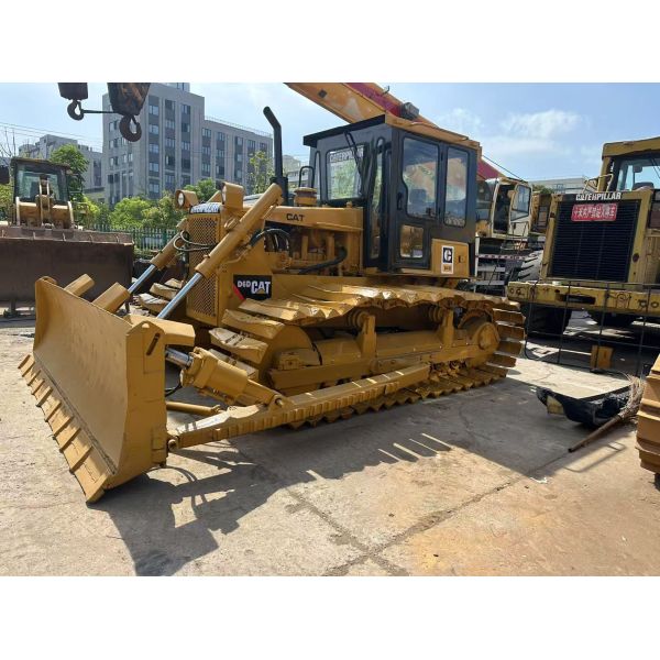 Classic construction equipment used Caterpillar D6D bulldozer
