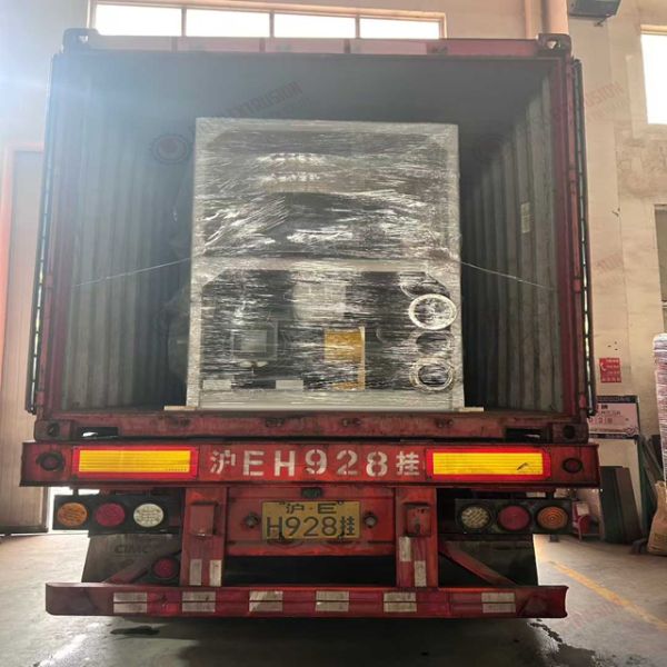 Plastic water tank rotational molding casting lining PE shredding grinder pulverizing milling machine