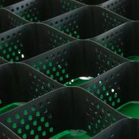 Système de confinement cellulaire à géocelle HDPE