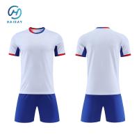 Un kit de polyester de qualité compétition 100% mesh respirant, anti-odeur, lavable à la machine Pro Fit