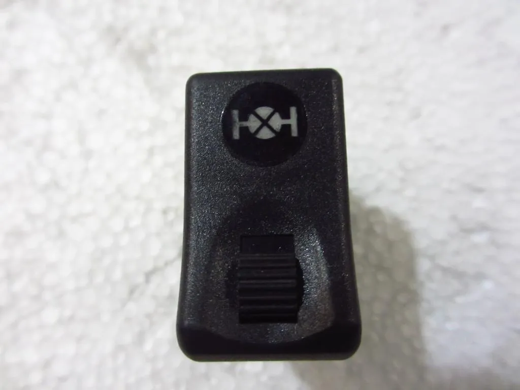 Shacman Dz96189584607 Inter-Wheel Locking Switch Spare Parts