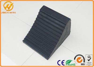 Vehicle Garage Parking Lot Rubber Wheel Stopper , Heavy Duty Truck Wheel Stopper