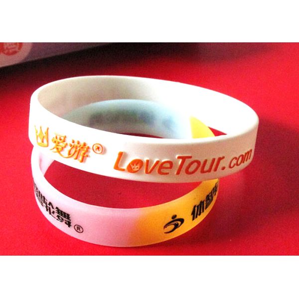 Low Relief Custom Silicone Rubber Wristbands Embossed Logo Lettering Raised