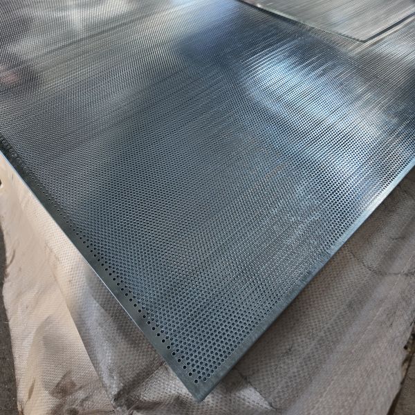 Perforated Stainless Steel Cylinder with 1.5mm Aperture Bird Proof for Grain Silos