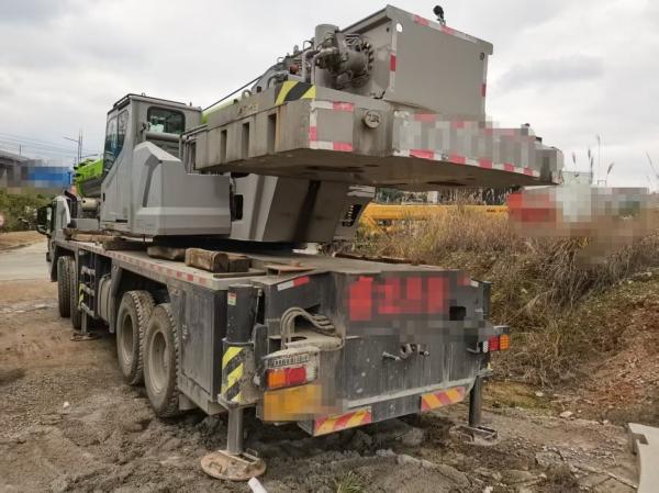 Brand Official Factory Lifting Capacity 25ton Maximum Lifting Height 50m Power 280kw  Total Weight 50000kg Boom Truck Crane Trucks Mobile Crane ZTC800A562 in Stock