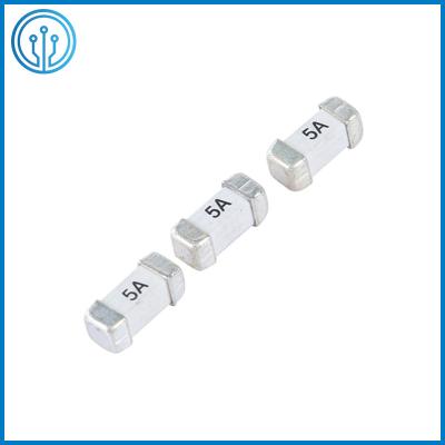 Fusível cerâmico 10A 350VAC da montagem 6125 de superfície métrica da cruz 2410 de Bel Fuse 0679H9100-01